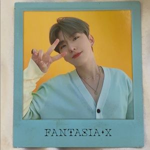 Fantasia Kihyun Polaroid (1)